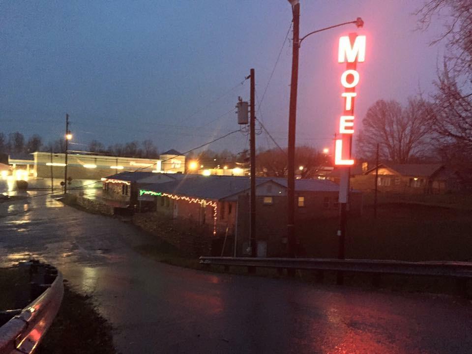 Scenic River Inn Motel Wartburg Exterior foto